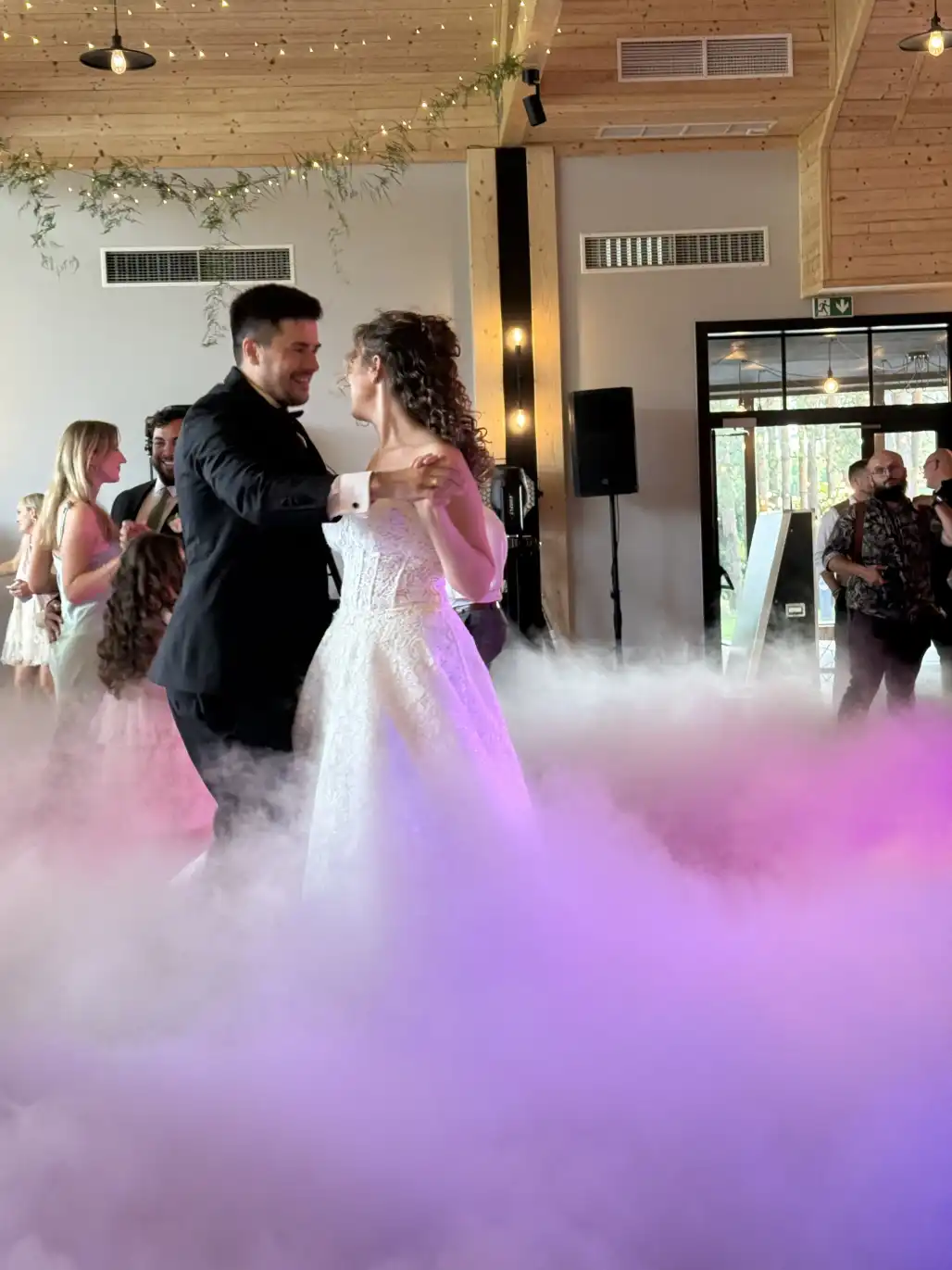 Ciężki dym na pierwszy taniec