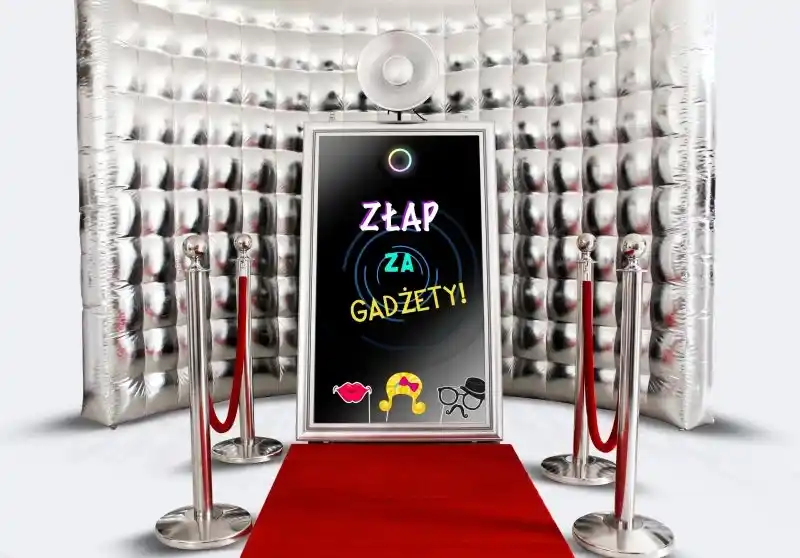 Interaktywne fotolustro z dotykowym ekranem